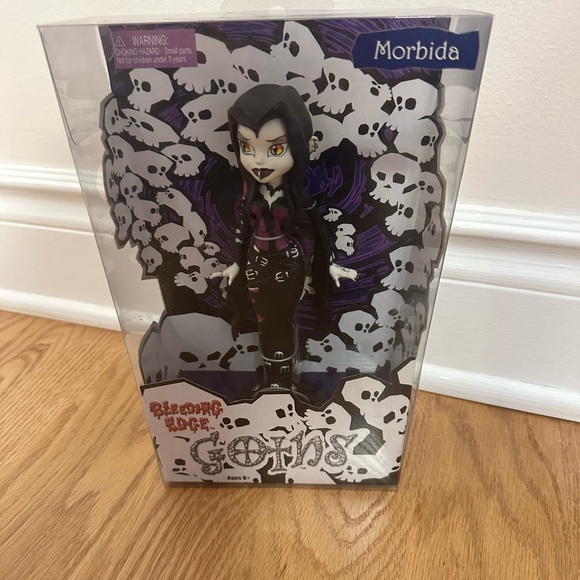 NWT Bleeding Edge Goths MORBIDA Series 1 Goth Punk HORROR Figure 2003 - Picture 2 of 5